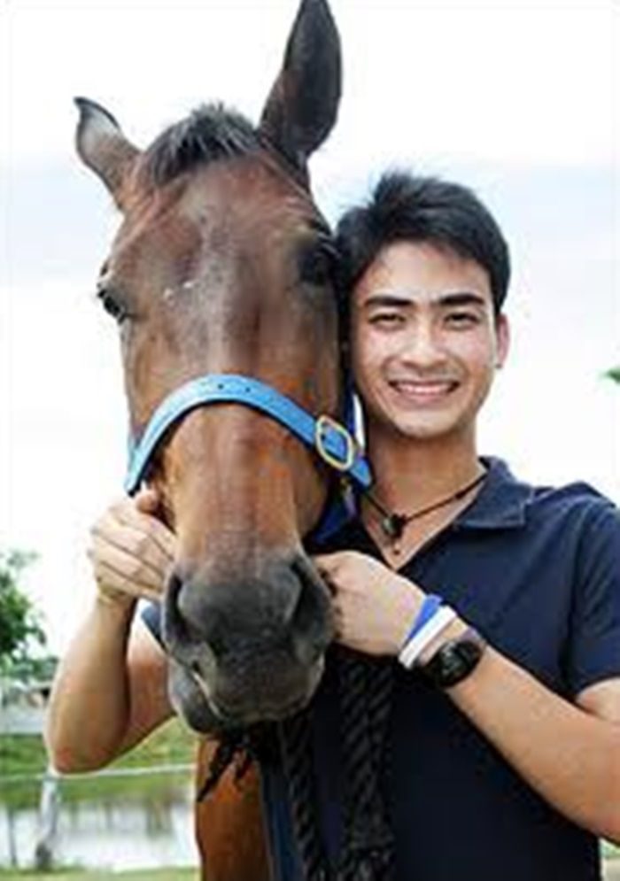 ปูไข่ พงศ์สิรี