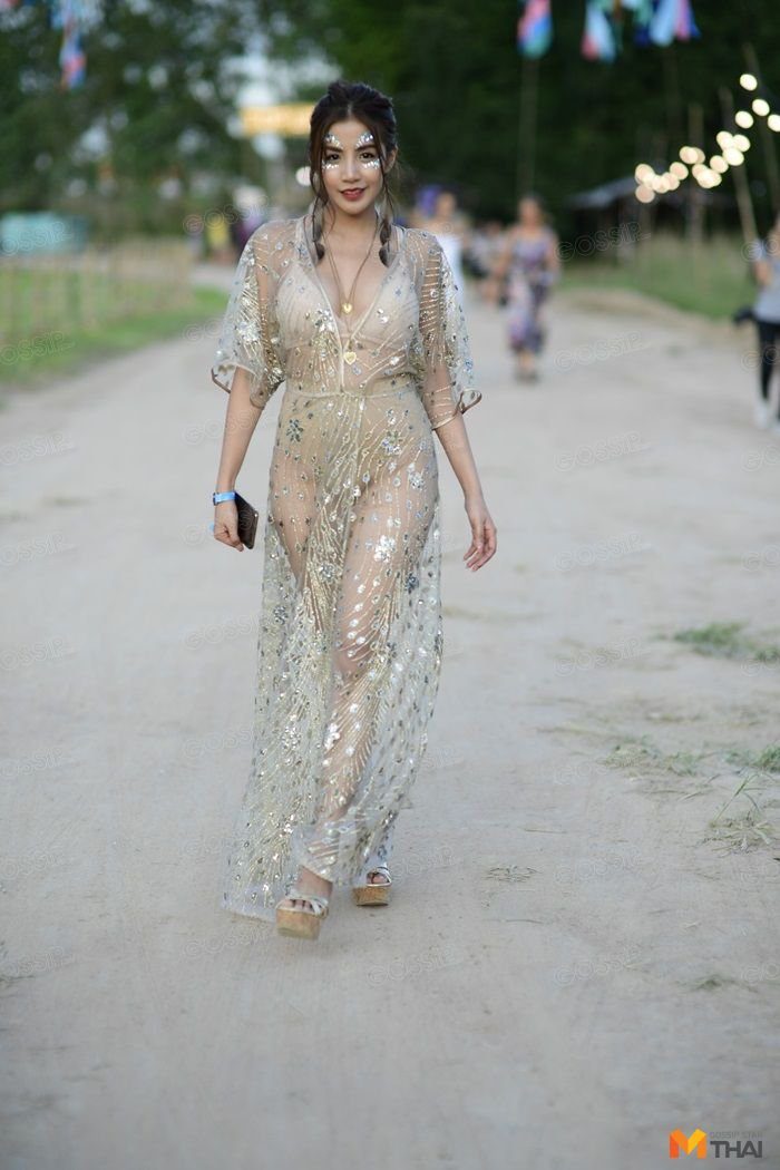 ใบเตย ในชุดซีทรู