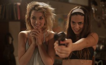 “คีอานู รีฟส์” ต้อนรับสาวโฉดในหนังใหม่ Knock Knock