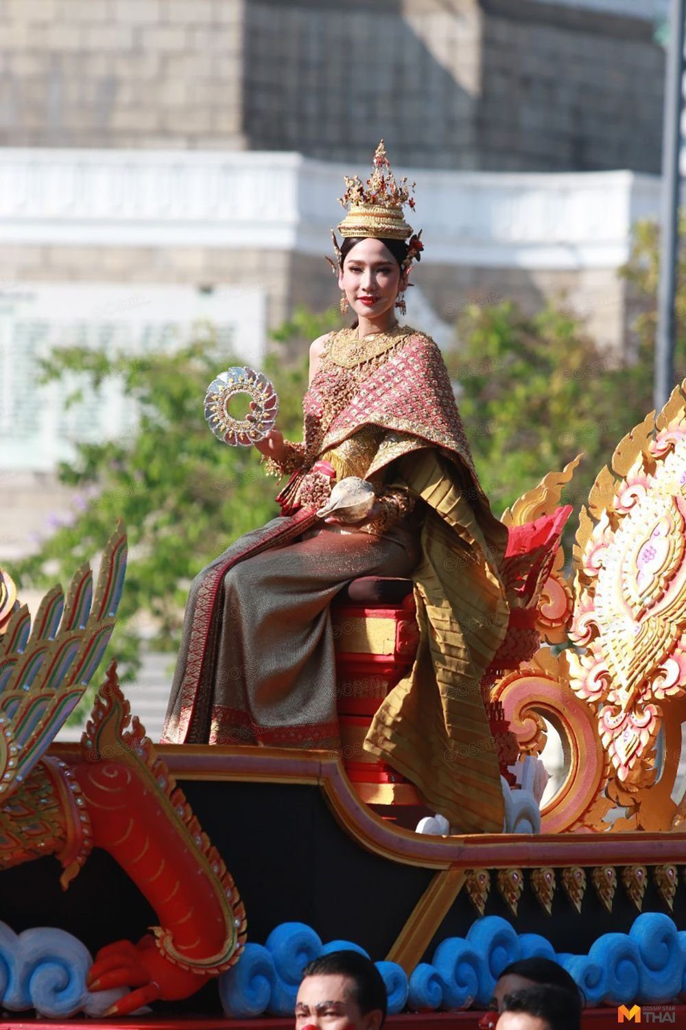 ดั่งนางในวรรณคดี