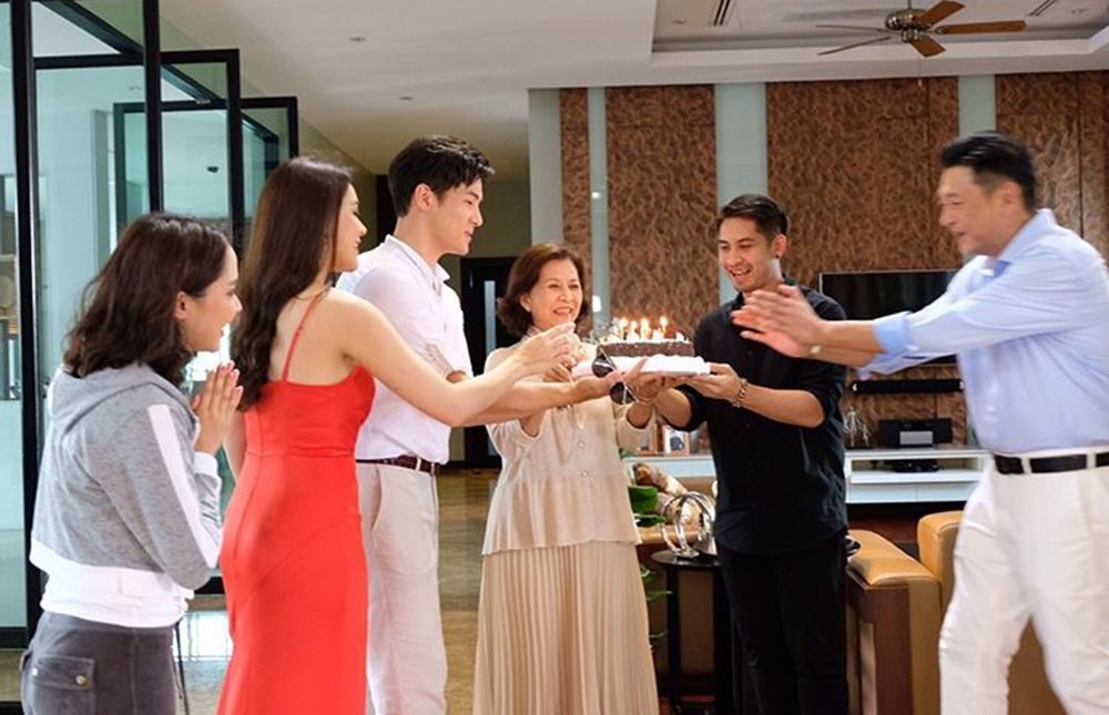 เซอร์ไพรส์วันเกิด เจ็ท กลางกองถ่ายละคร