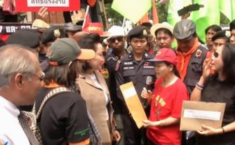 ร้องรัฐบาลขึ้นค่าแรงขั้นต่ำวันละ 360 บาท