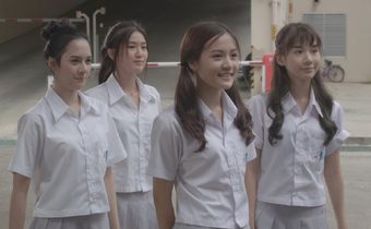 “เบนซ์” หัวโจกนำทีม 4 สาวป่วนกองถ่าย “Diamond Eyes ตา-สัมผัส-ผี”