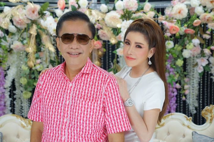 สุรชัย สมบัติเจริญ