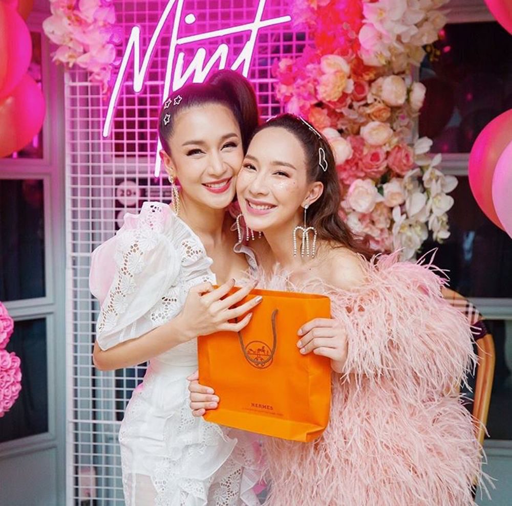 เนย โชติกา