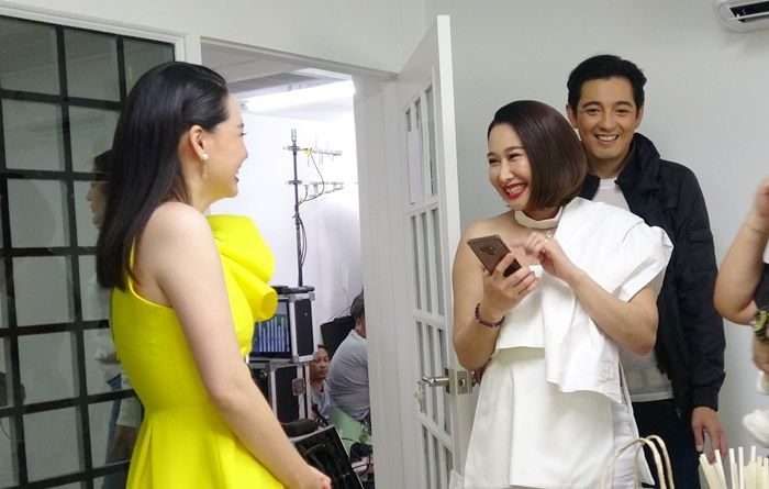 ติ๊ก กนิษฐรินทร์ - หนุ่ม ศรราม (ทางขวา)