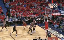 “เดวิส” 47 แต้มนำเพลิแกนส์เข้ารอบ 2 NBA เพลย์ออฟ