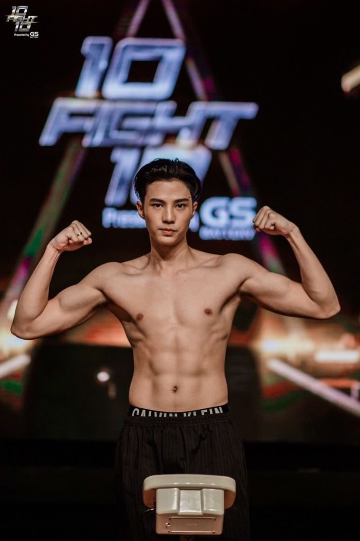 แบงค์ ธิติ ศึก 10FIGHT10