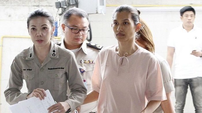 ยู่ยี่ อลิสา