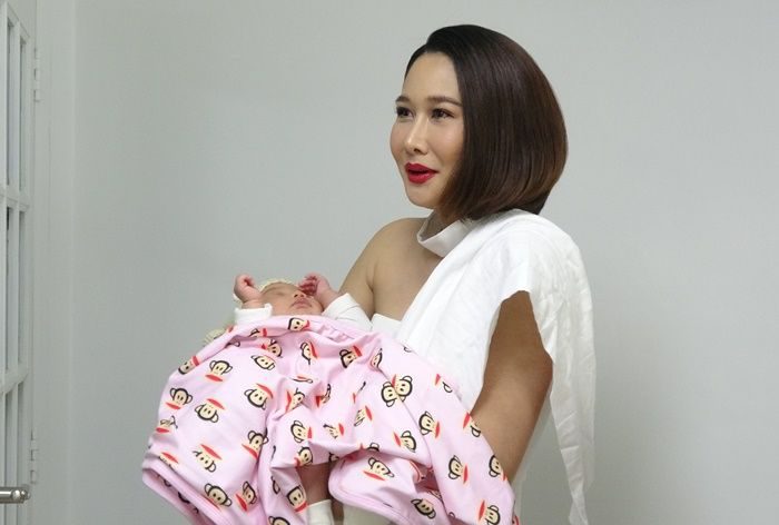 ติ๊ก กนิษฐรินทร์