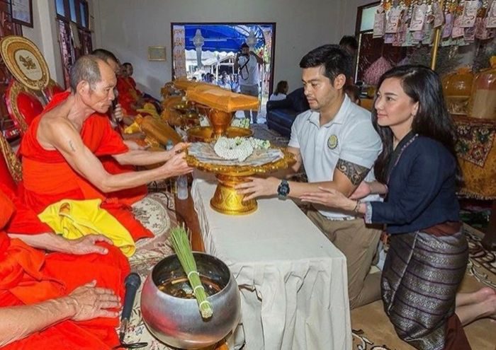ต๊อด ปิติ - นุ่น วรนุช ทำบุญทอดกฐิน