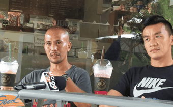 ร้านกาแฟ ของ 2 แข้งจอมเก๋า ฉลามชล