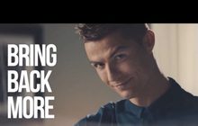 American Tourister จับมือกับตำนานลูกหนัง Cristiano Ronaldo
เป็น Brand Ambassador 2018