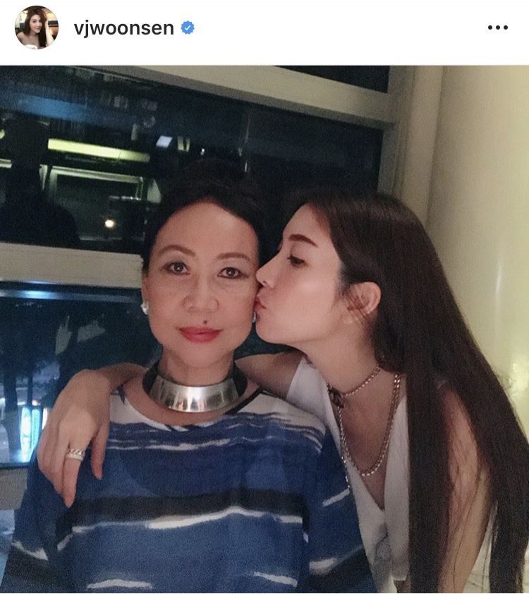 คุณแม่ - วุ้นเส้น วิริฒิพา