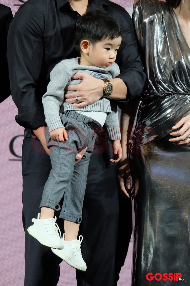 น้องอคิณ