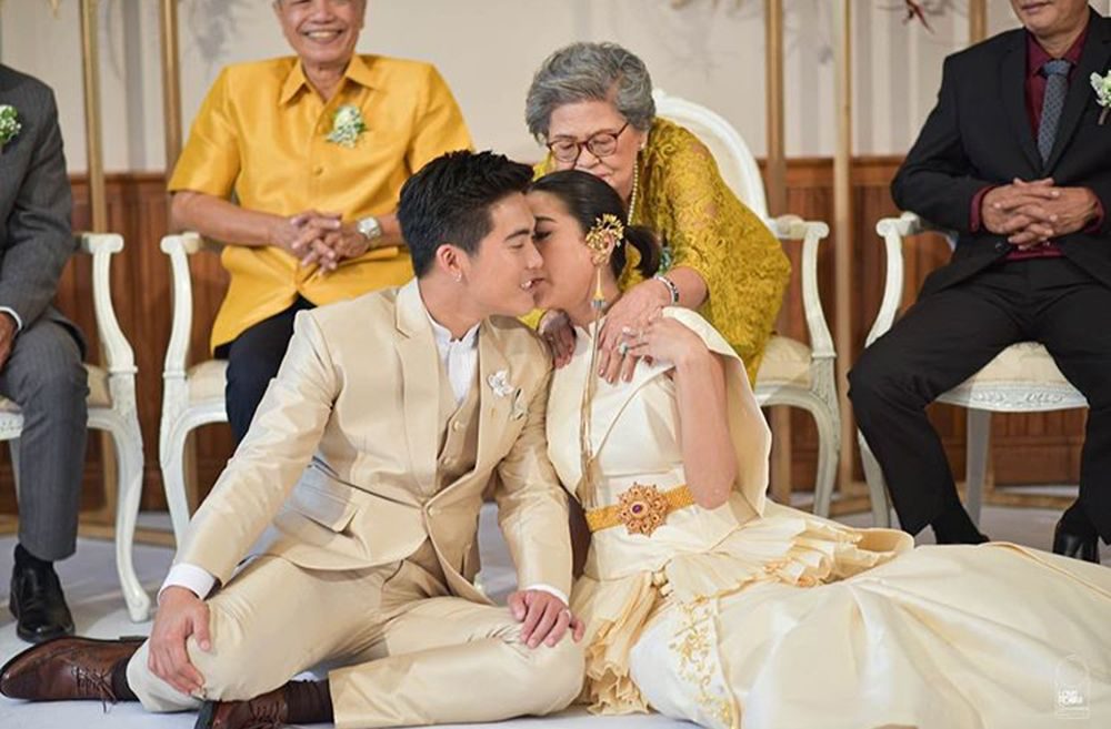 ต่อหน้าผู้ใหญ่