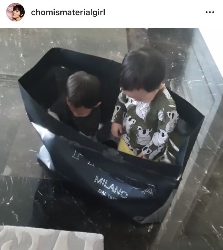 สองหนุ่มน้อย สายฟ้า-พายุ เล่นถุงกันสนุกเลยจ้า