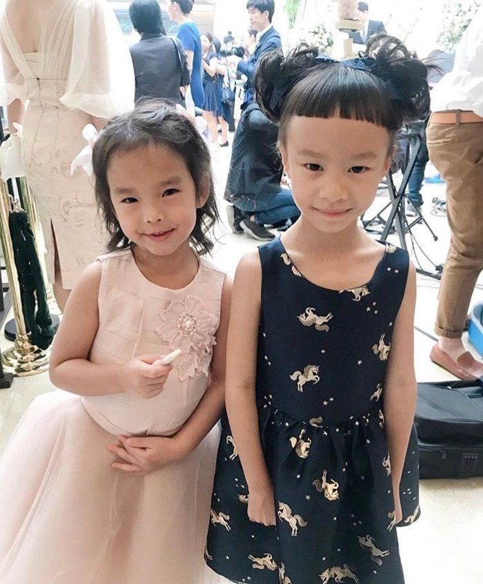 น้องปีใหม่ ร่วมงานแต่ง น้าพุฒ-น้าจุ๋ย (ซ้าย)