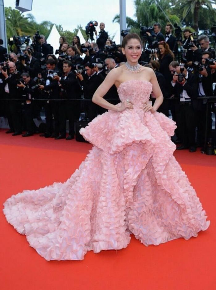 ชมพู่ อารยา พรมแดงคานส์ 2016