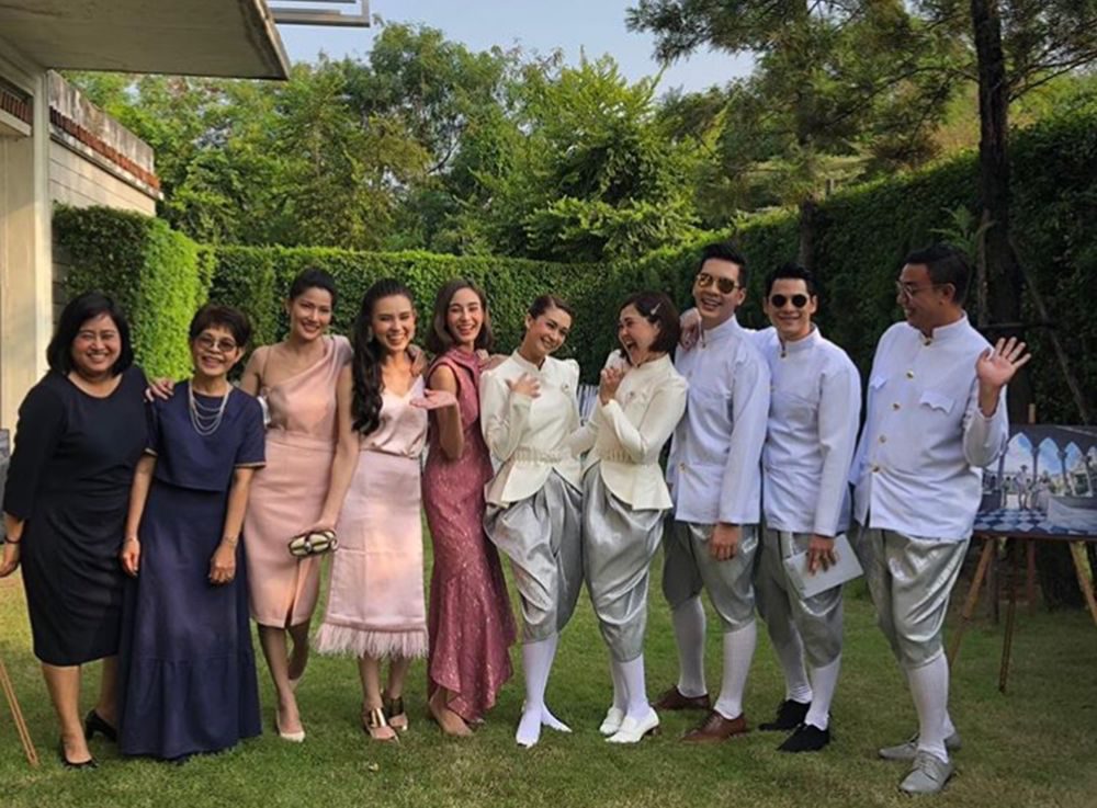 เพื่อนบ่าวสาว
