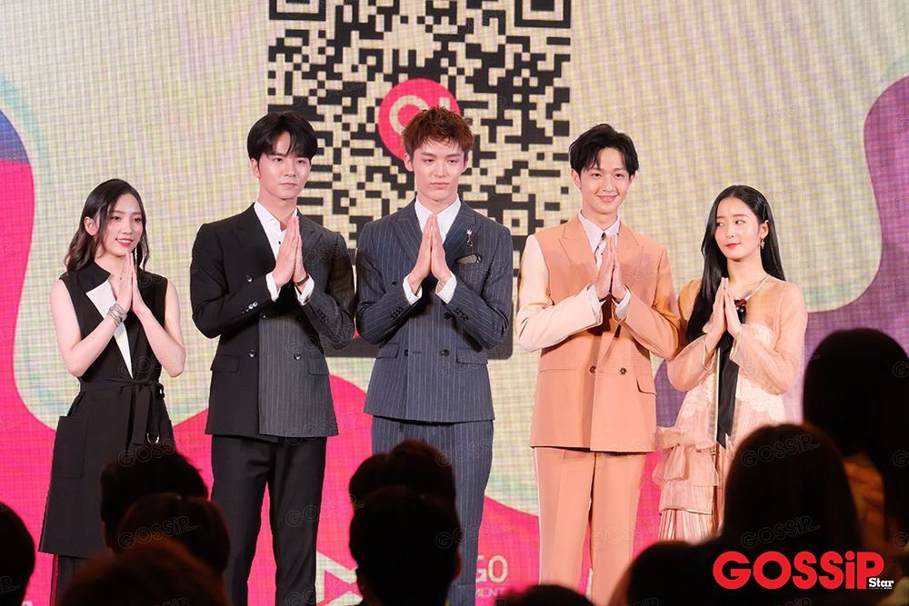 ทักทายแฟนคลับไทย
