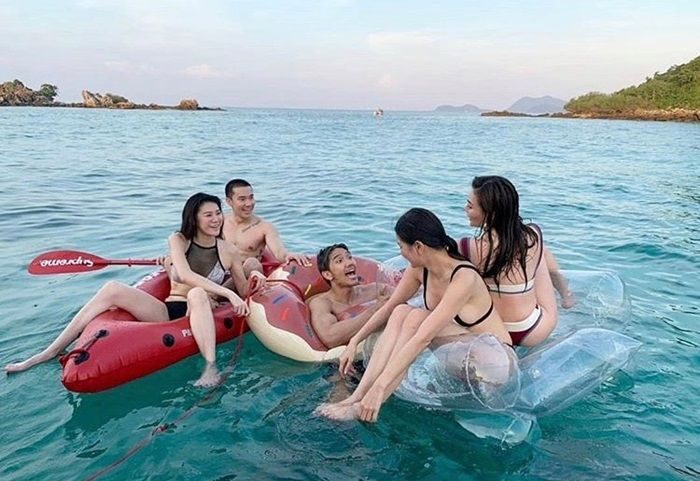 กวาง-ดิว เที่ยวทะเลกับแก๊งเพื่อน