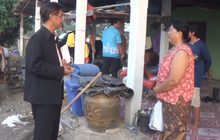 ชาวอ่างทองผวาพบปลิงประหลาด