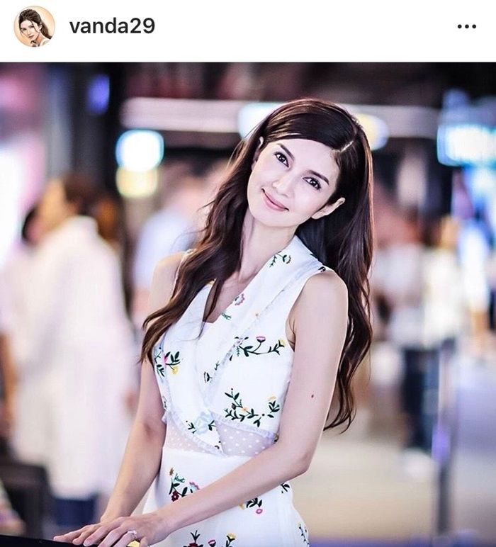 โบว์ แวนดา