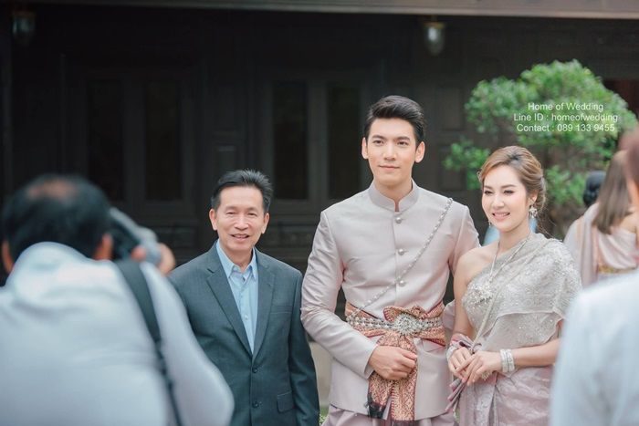 เฟิร์ส - หมู