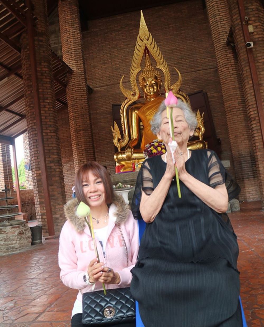 จินตหรา พูนลาภ - คุณแม่จันทร์