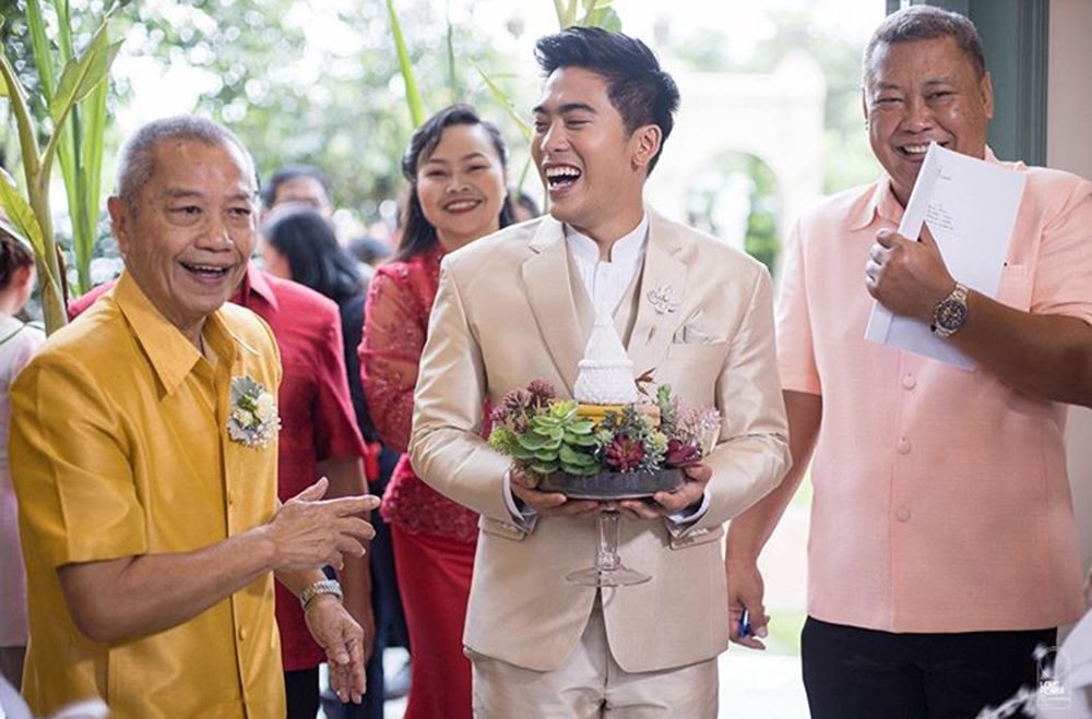 พ่อรองมาเป็นเถ้าแก่สู่ขอ