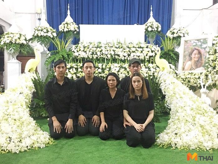 บรรยากาศงานศพ น้ำตาล เดอะสตาร์