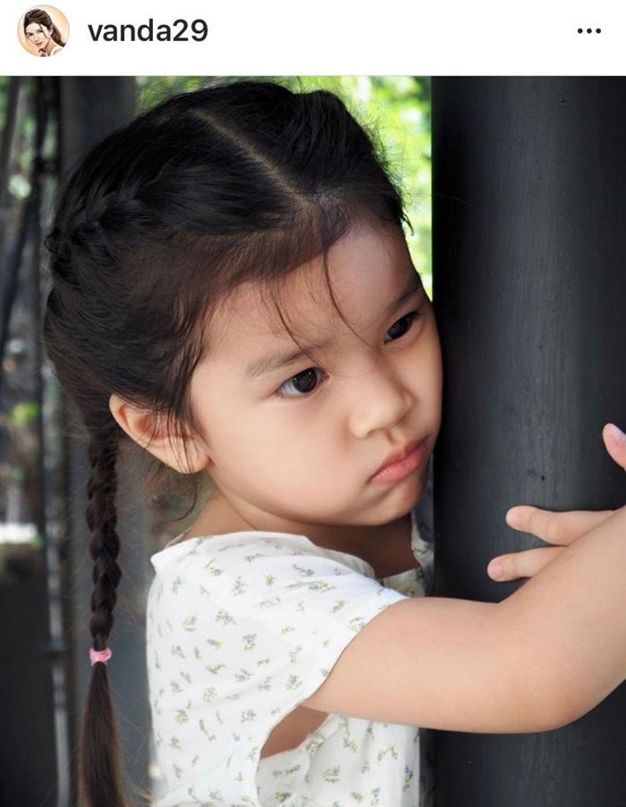 น้องมะลิ พาขวัญ