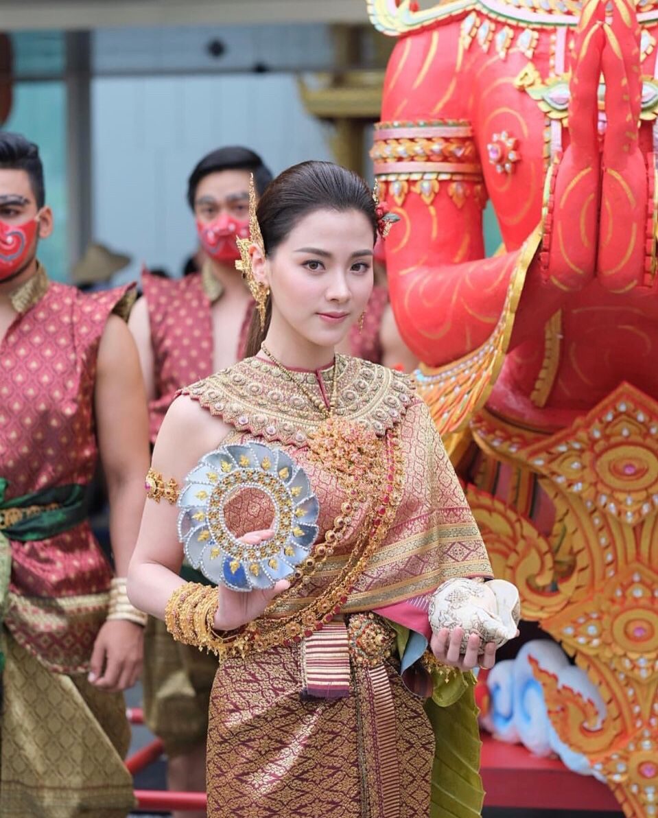ใบเฟิร์น พิมพ์ชนก