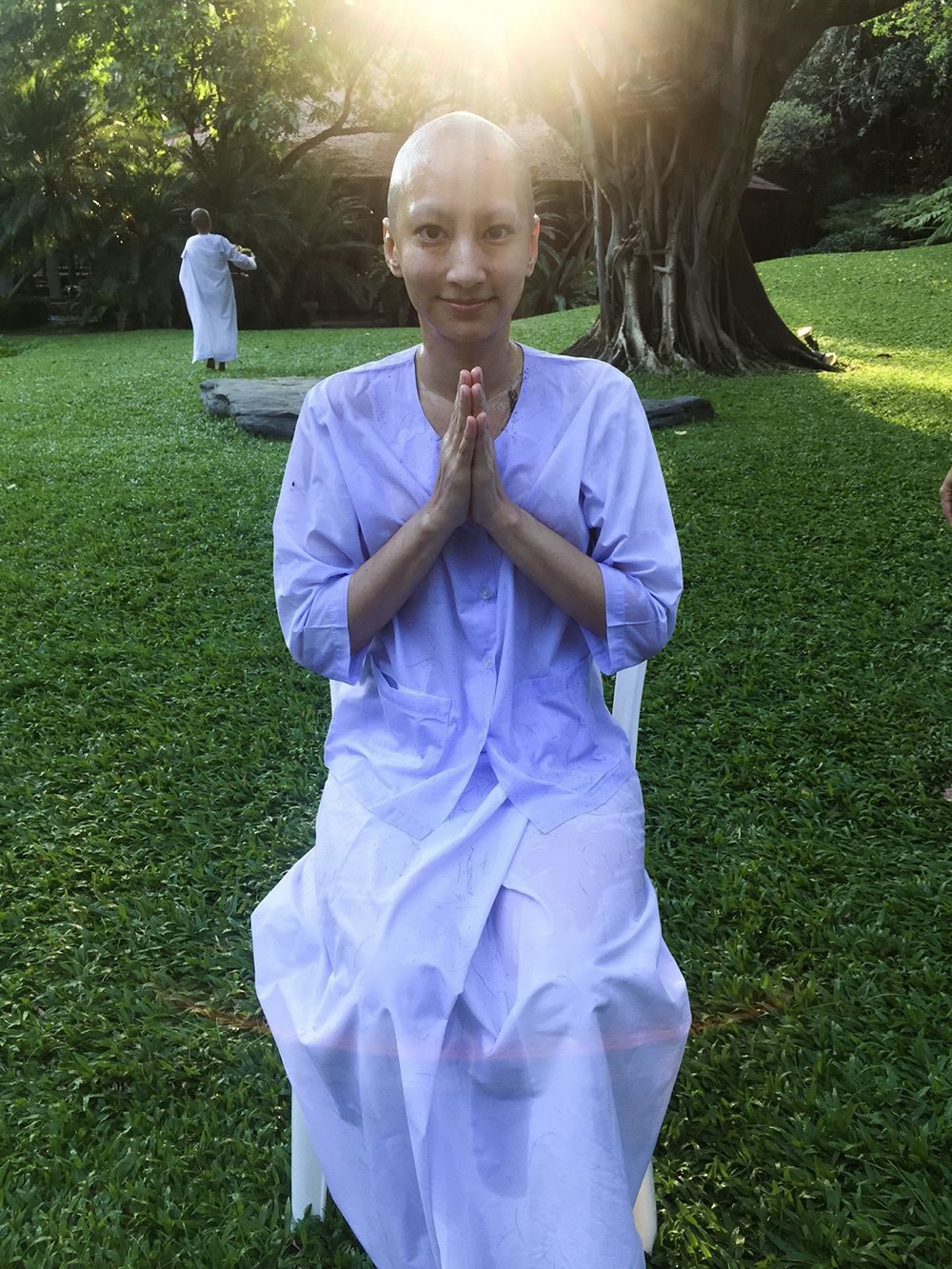 แอร์ ภัทราริน เข้าพิธีปลงผมบวชชี