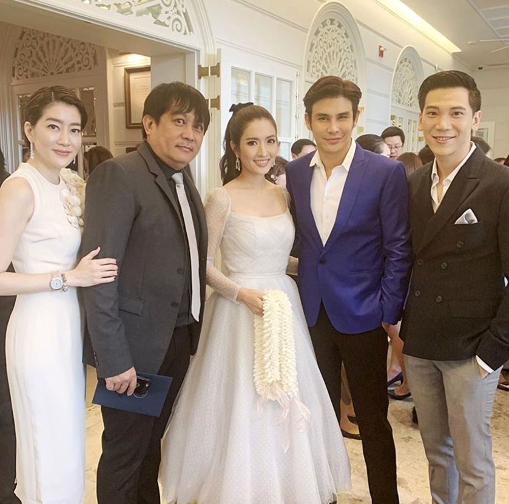 คนบันเทิงร่วมยินดี